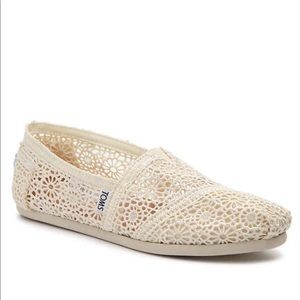 Toms Moroccan Crochet Slip-Ons Size 7